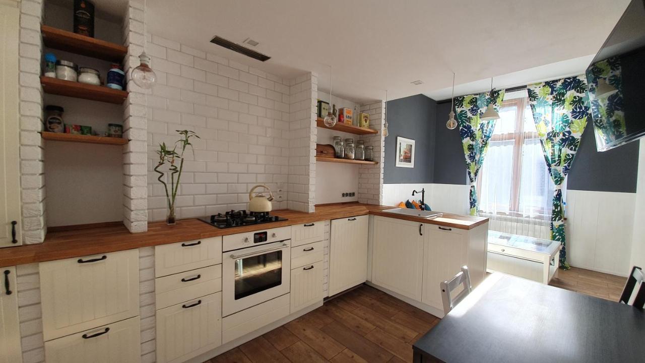 Music & And Apartament