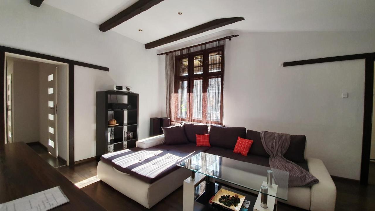 Music & And Apartament